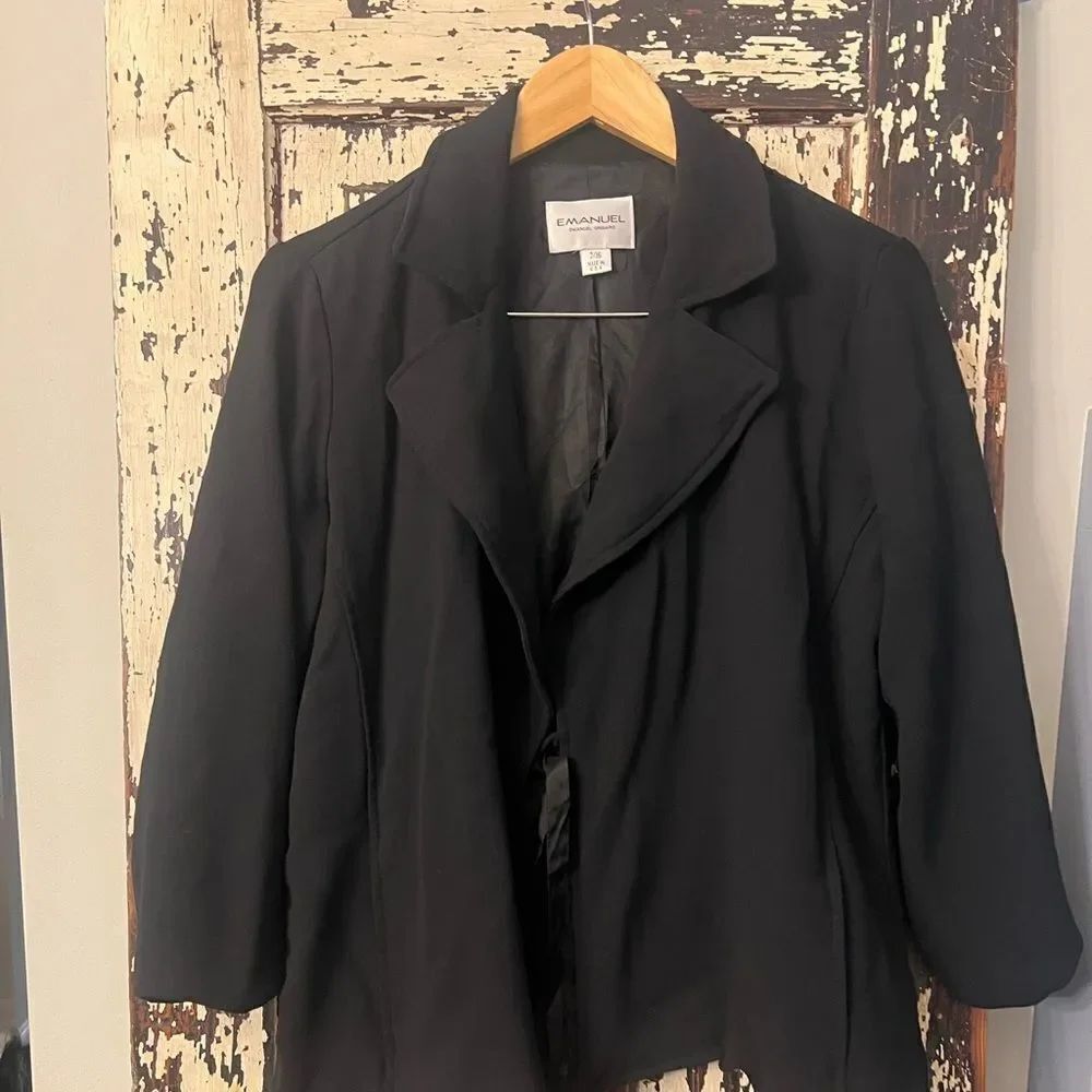 Emanuel Ungaro women’s blazer jacket. Size 2|36.